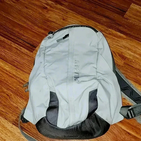 Pelican Bag - Picture 1 of 4